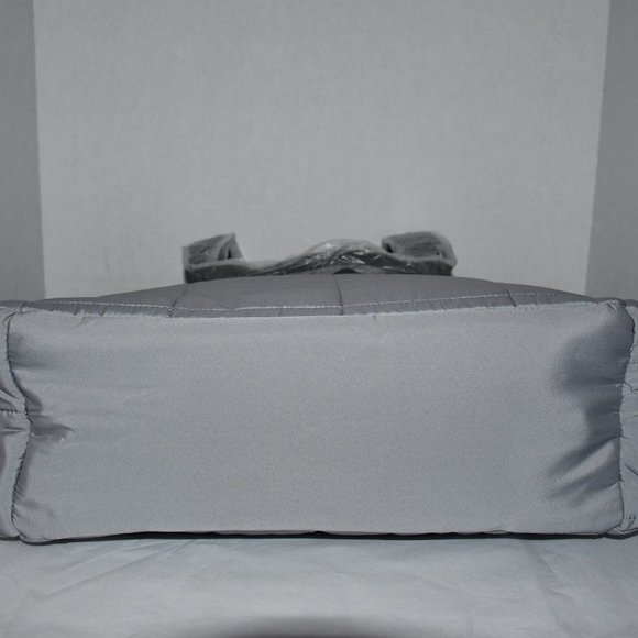 Thirty One commenter Quilted Tote in Whisper Grey NWT - Picture 6 of 7